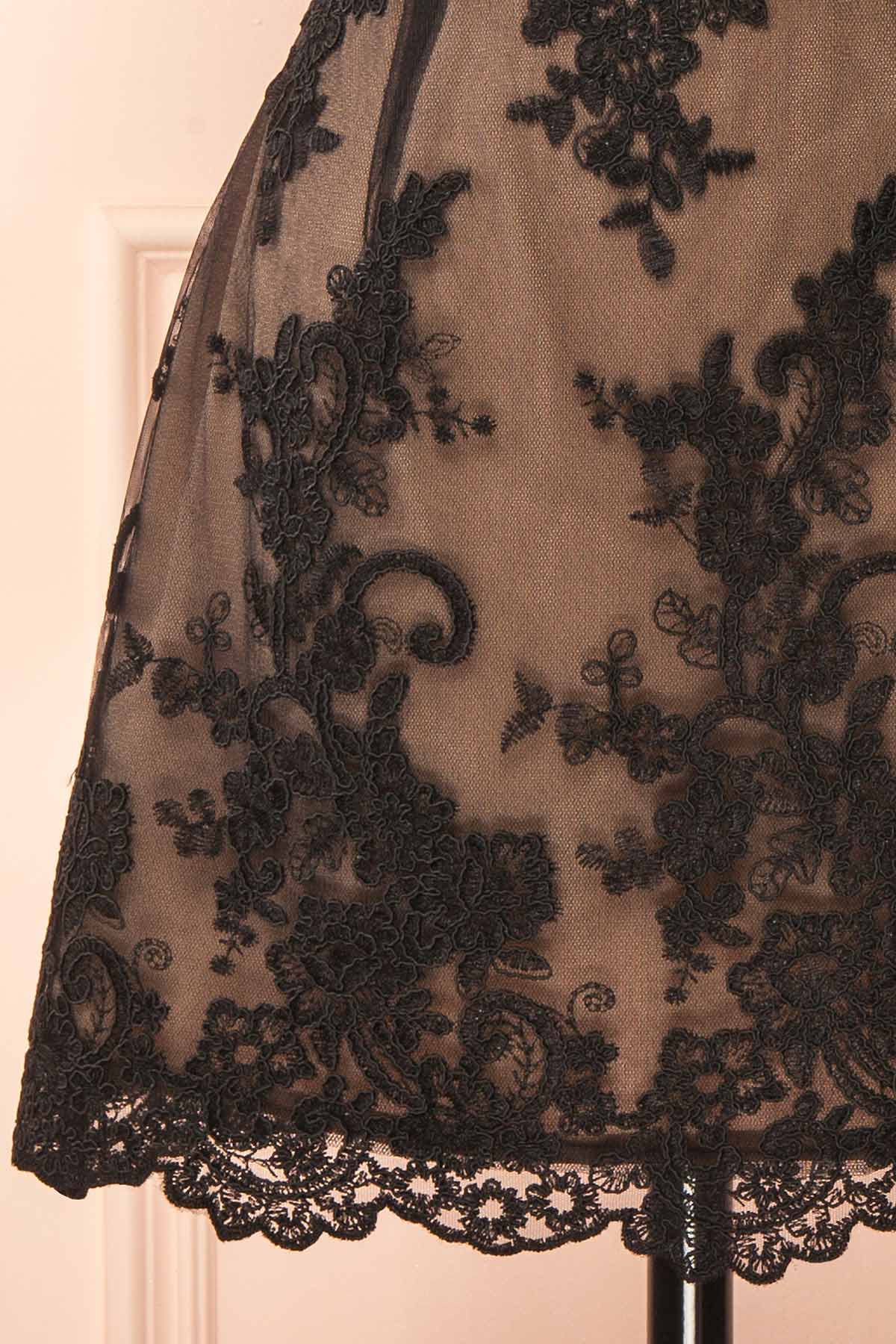 Konilda Black | Robe Courte en Dentelle Florale avec Bustier Baleiné