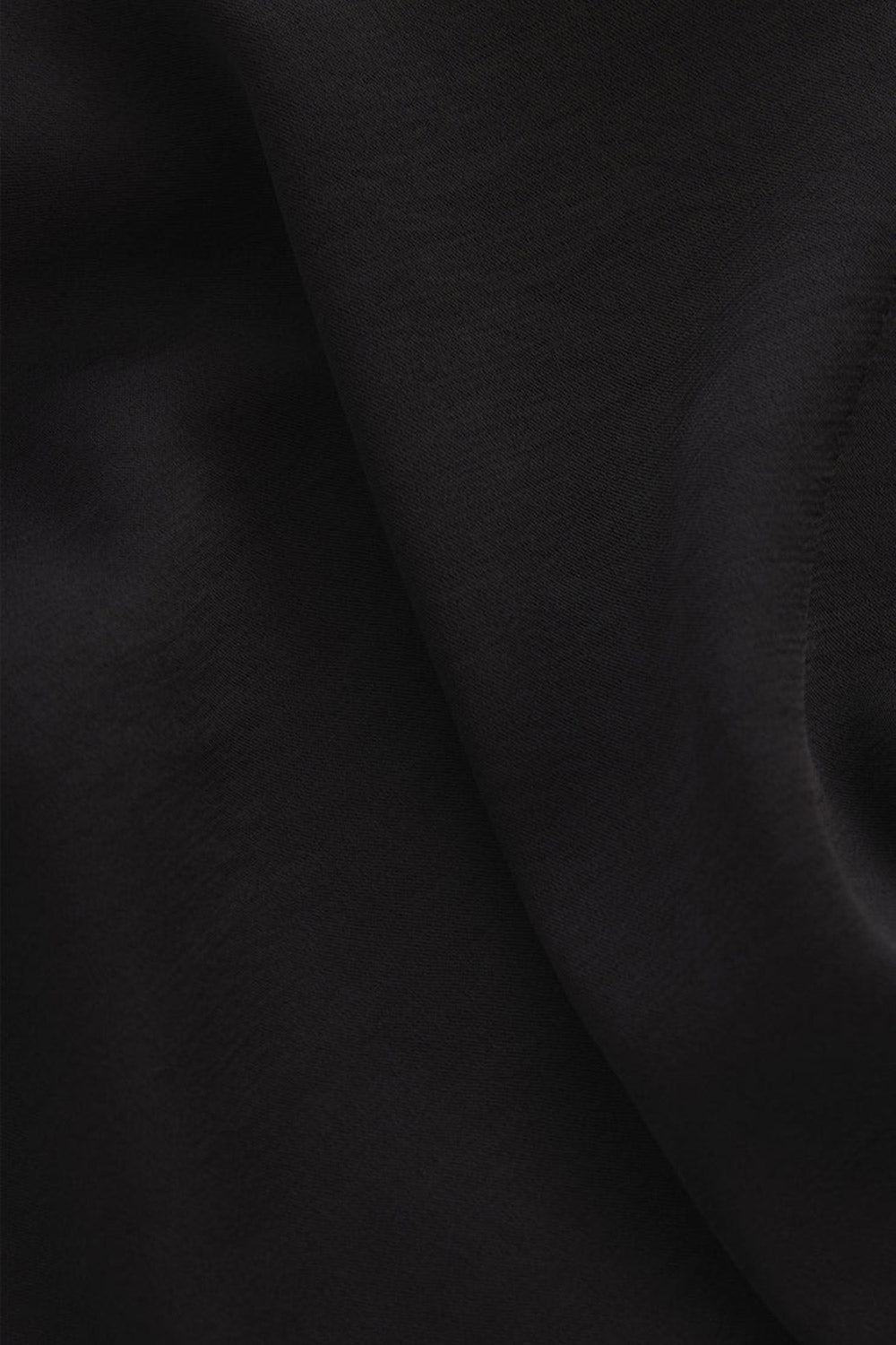 Kormo Black Long Satin Skirt | Boutique 1861 texture 