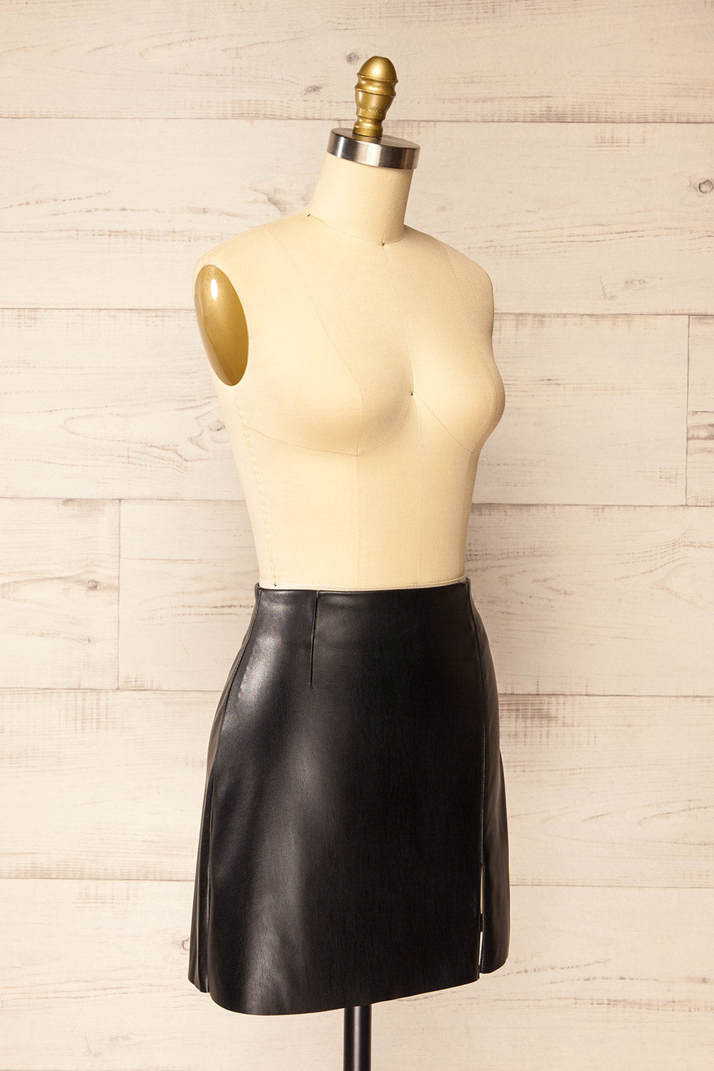 Kunamoto Black Faux-Leather Mini Skirt | La petite garçonne side view