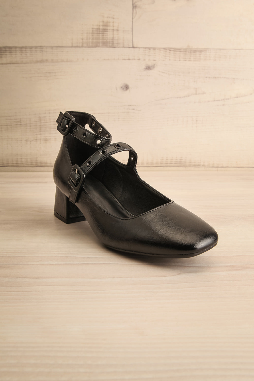 
Kundah Pointed Toe Black Heels | La petite garçonne front view