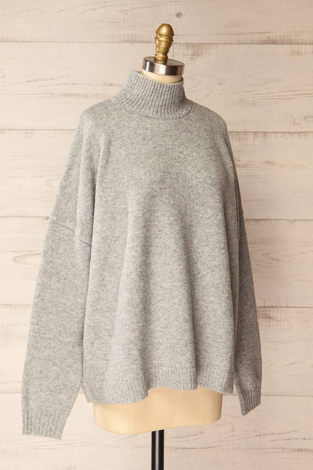 Lander Oversized Grey Knitted Sweater | La petite garçonne side view