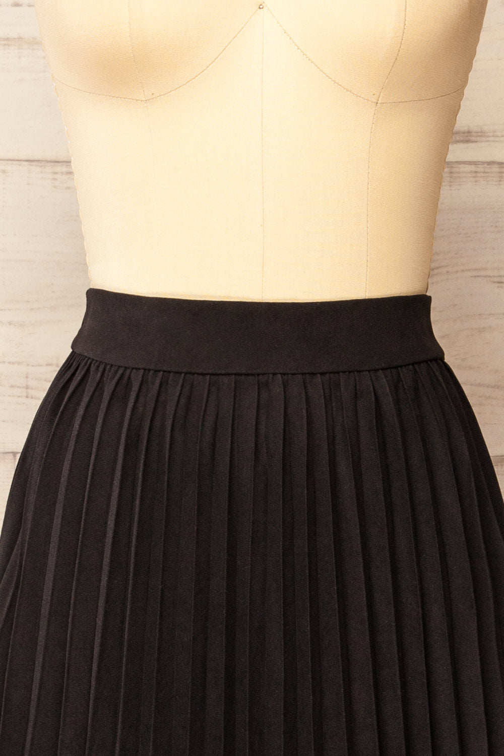 Langdon Black Pleated Velvet Midi Skirt | La petite garçonne front view