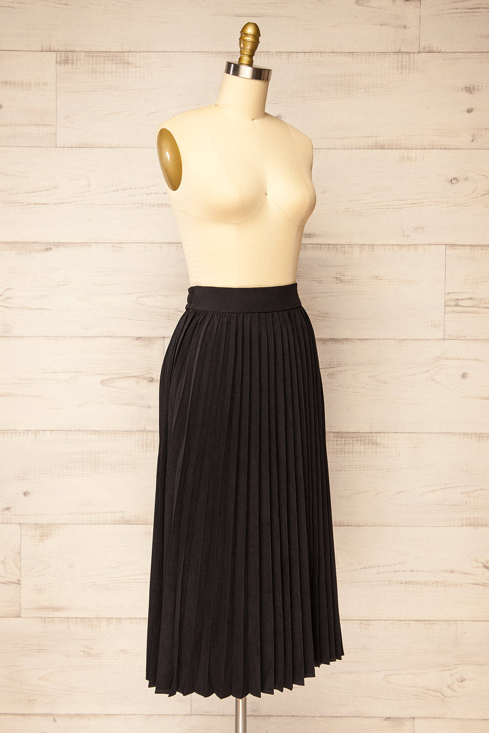 Langdon Black Pleated Velvet Midi Skirt | La petite garçonne side view