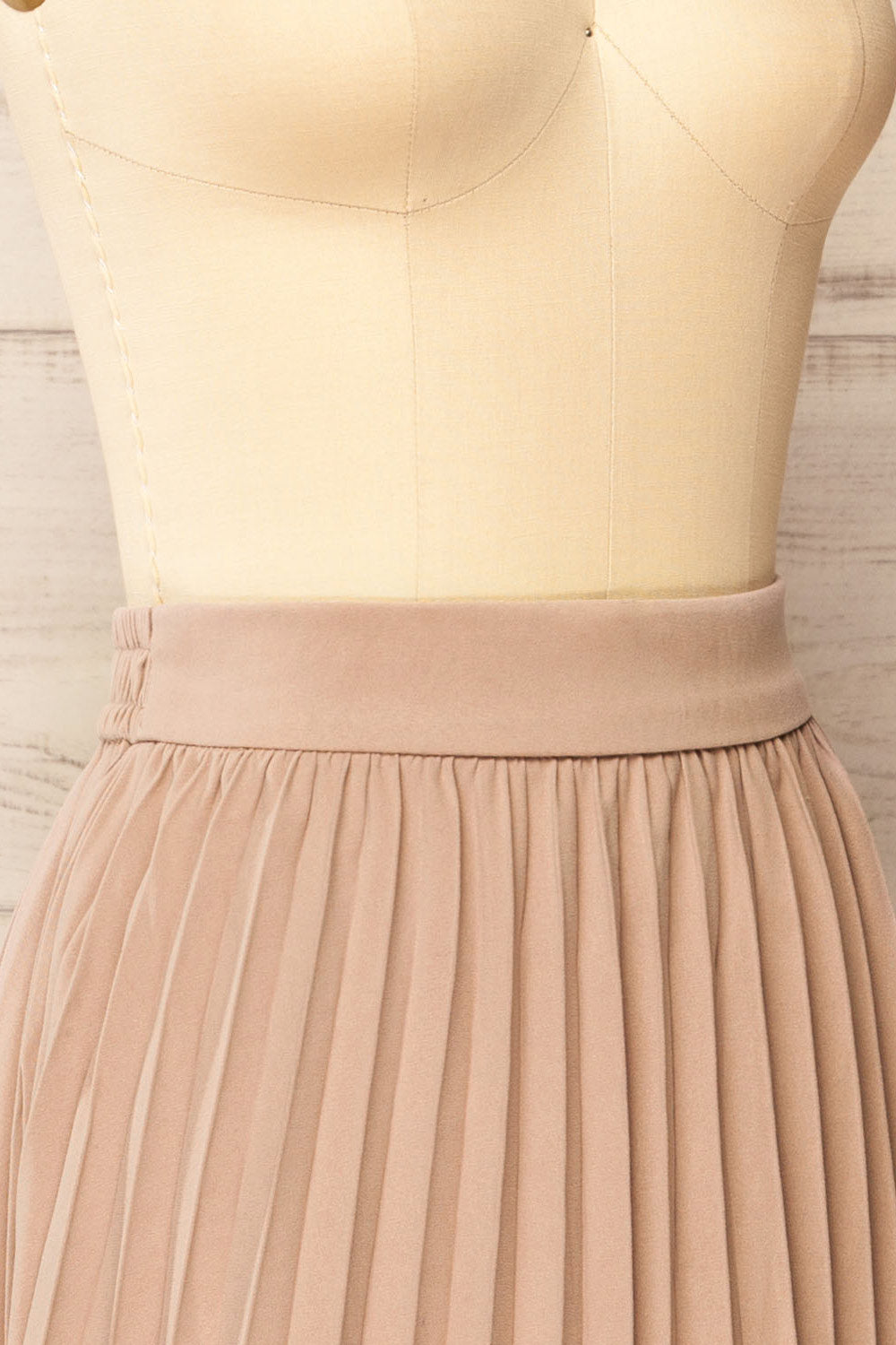 Langdon Taupe Pleated Velvet Midi Skirt | La petite garçonne side