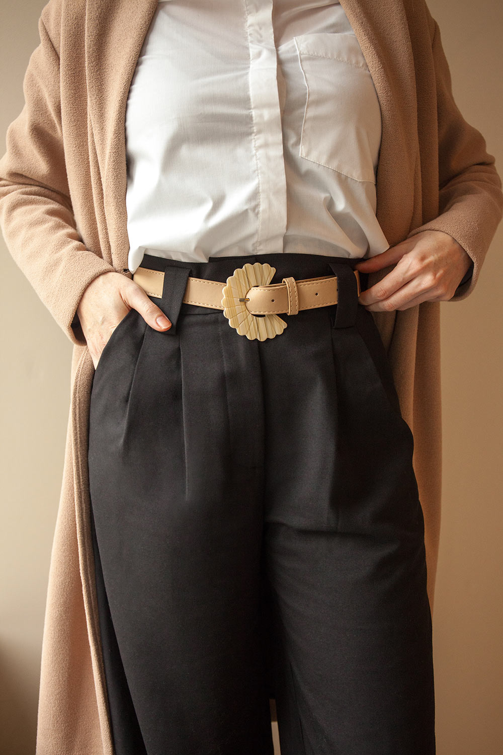 Lestrange Beige Faux Leather Belt w/ Resin Buckle | Boutique 1861 model