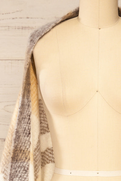 Lichfield Brown Fuzzy Knit Plaid Scarf | La petite garçonne   shawl