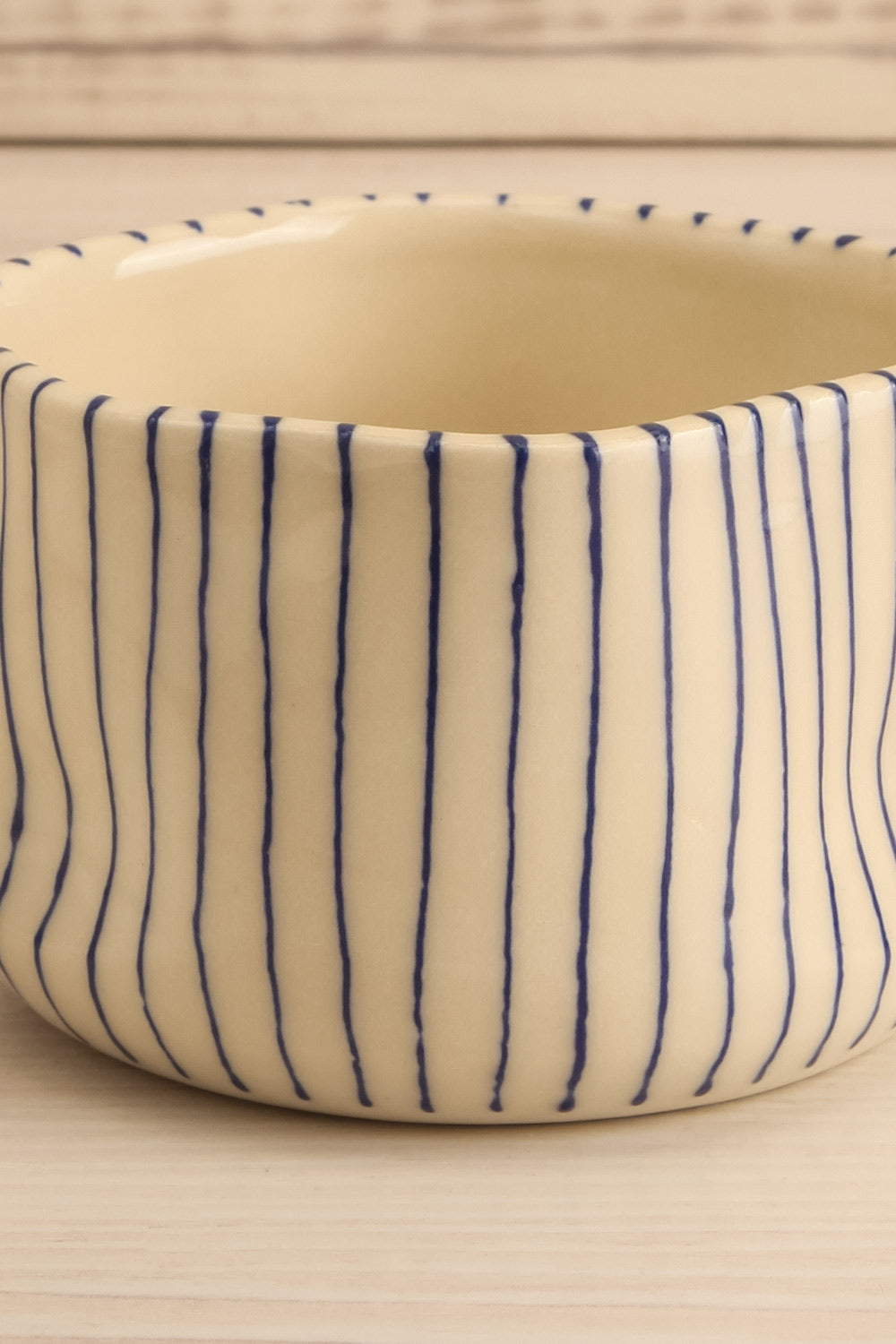 Lignes Fines Patterned Coffee Mugs | Maison garçonne cappuccino close-up