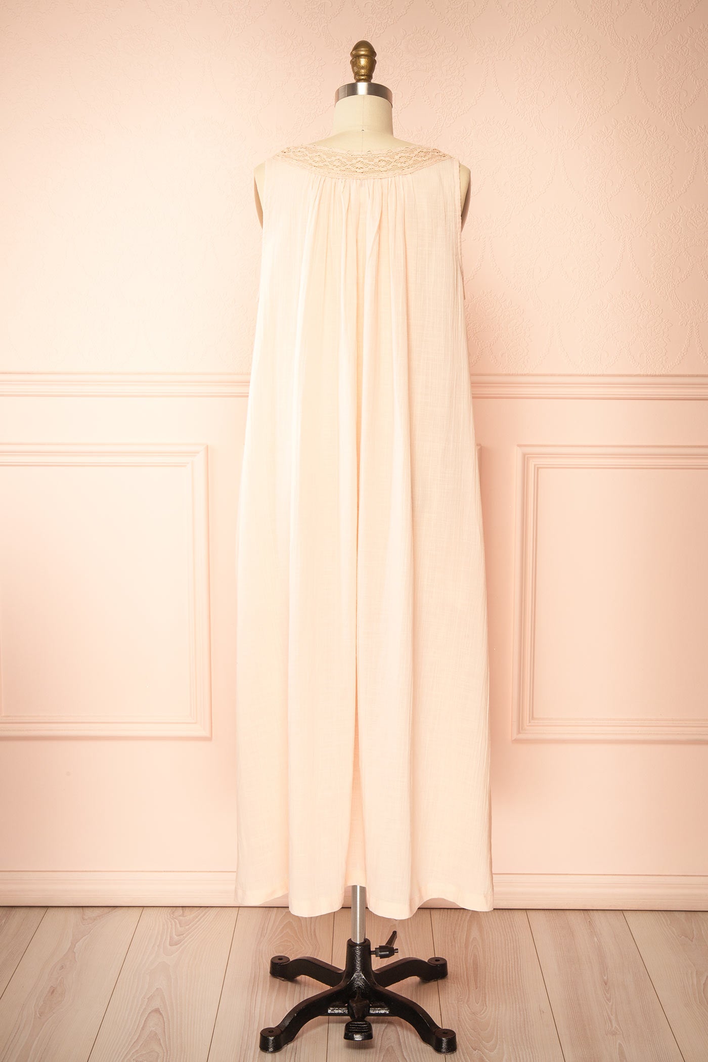 Lirien | Light Pink Lace-Trim Sleeveless Nightgown with Pockets