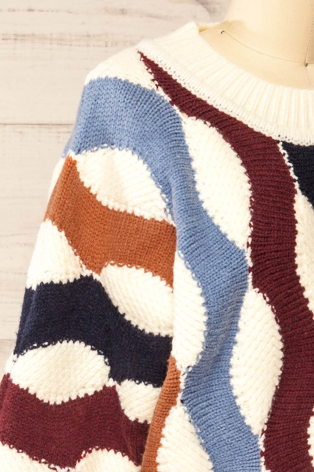 Listinburg Oversized Colourful Knit Sweater | La petite garçonne side