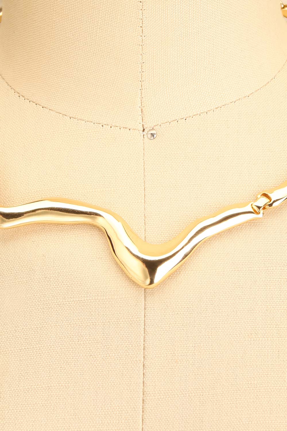 Livarot Gold Asymmetrical Necklace | La petite garçonne close-up