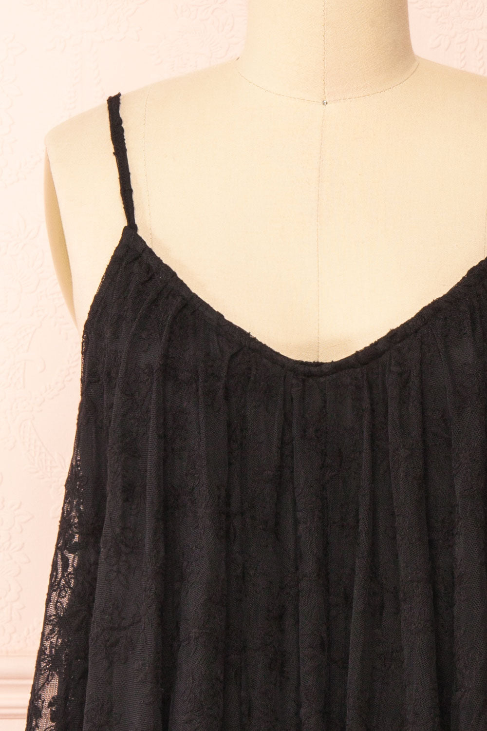 Liyan Black Short Floral Dress | Boutique 1861 front close-up