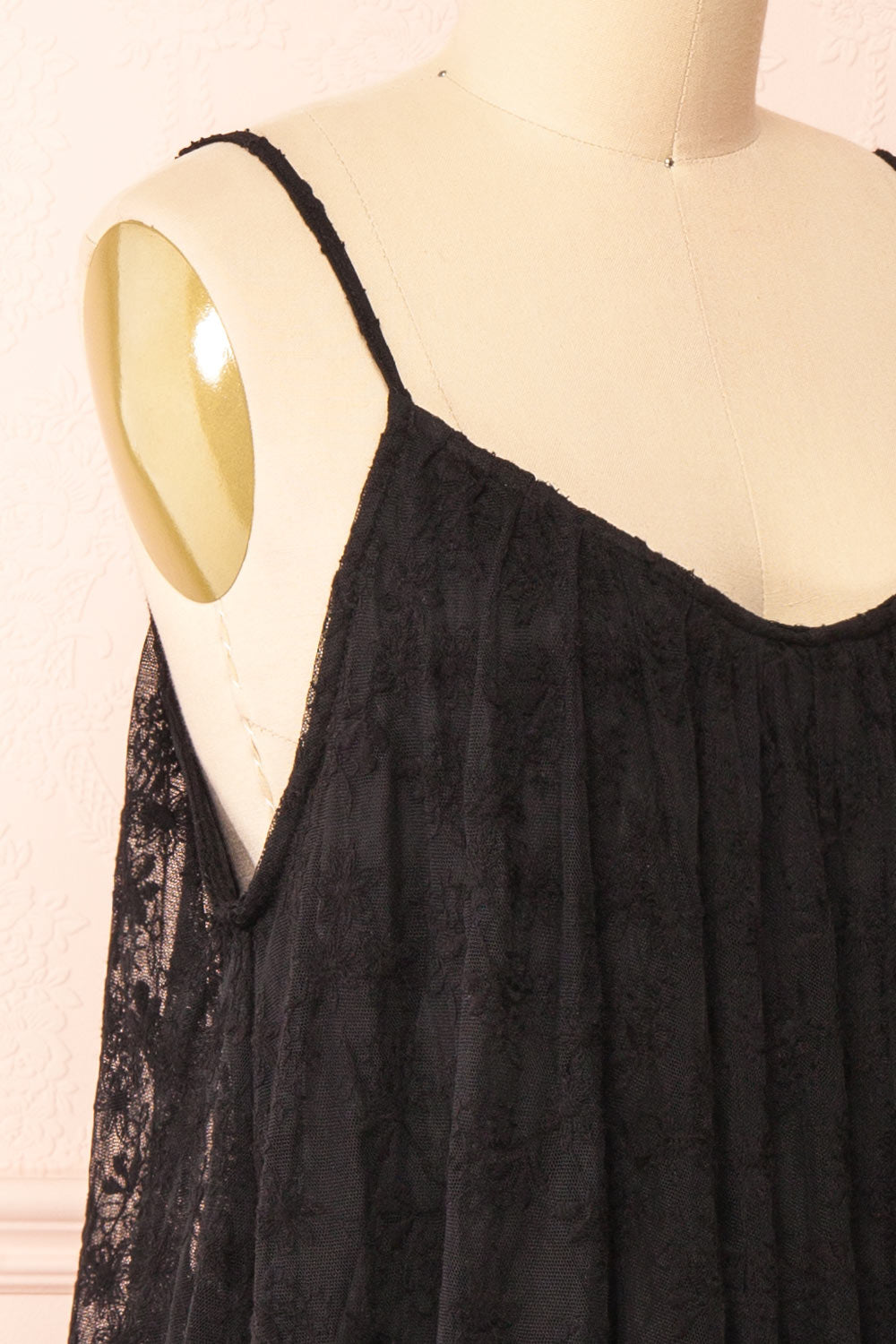 Liyan Black Short Floral Dress | Boutique 1861 side close-up