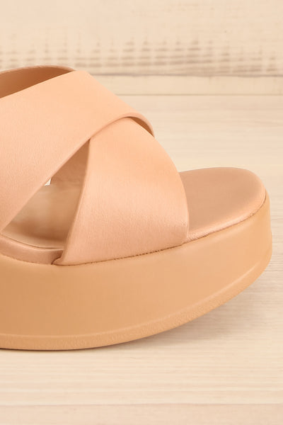 Lokobe Beige Platform Sandals | La petite garçonne side front close-up