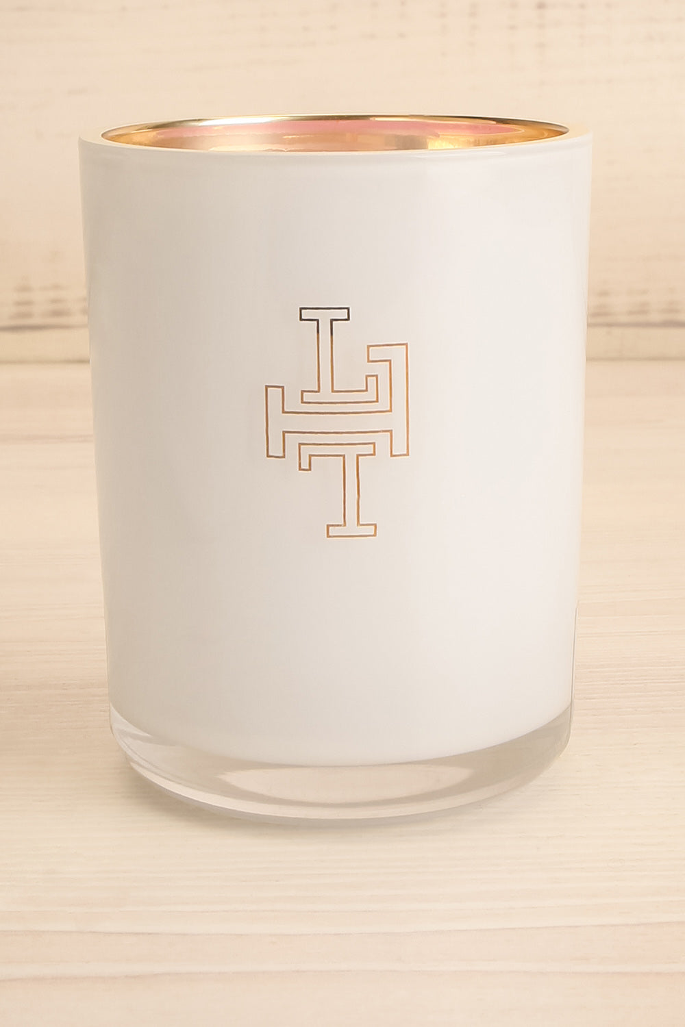 Elegance Glass Jar Candle | Maison garçonne close-up