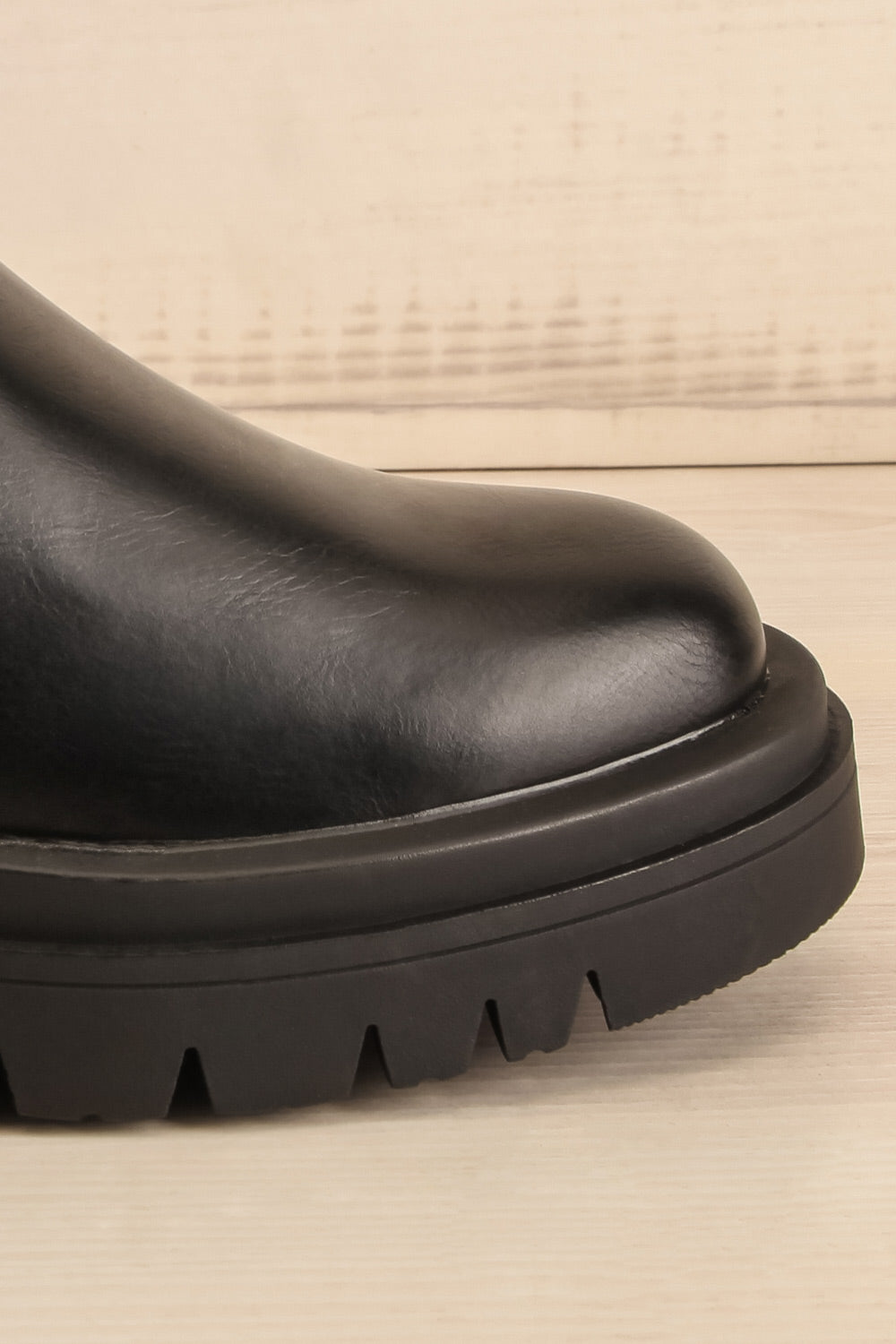 Lommel Black Rain Boots | La petite garçonne side front close-up