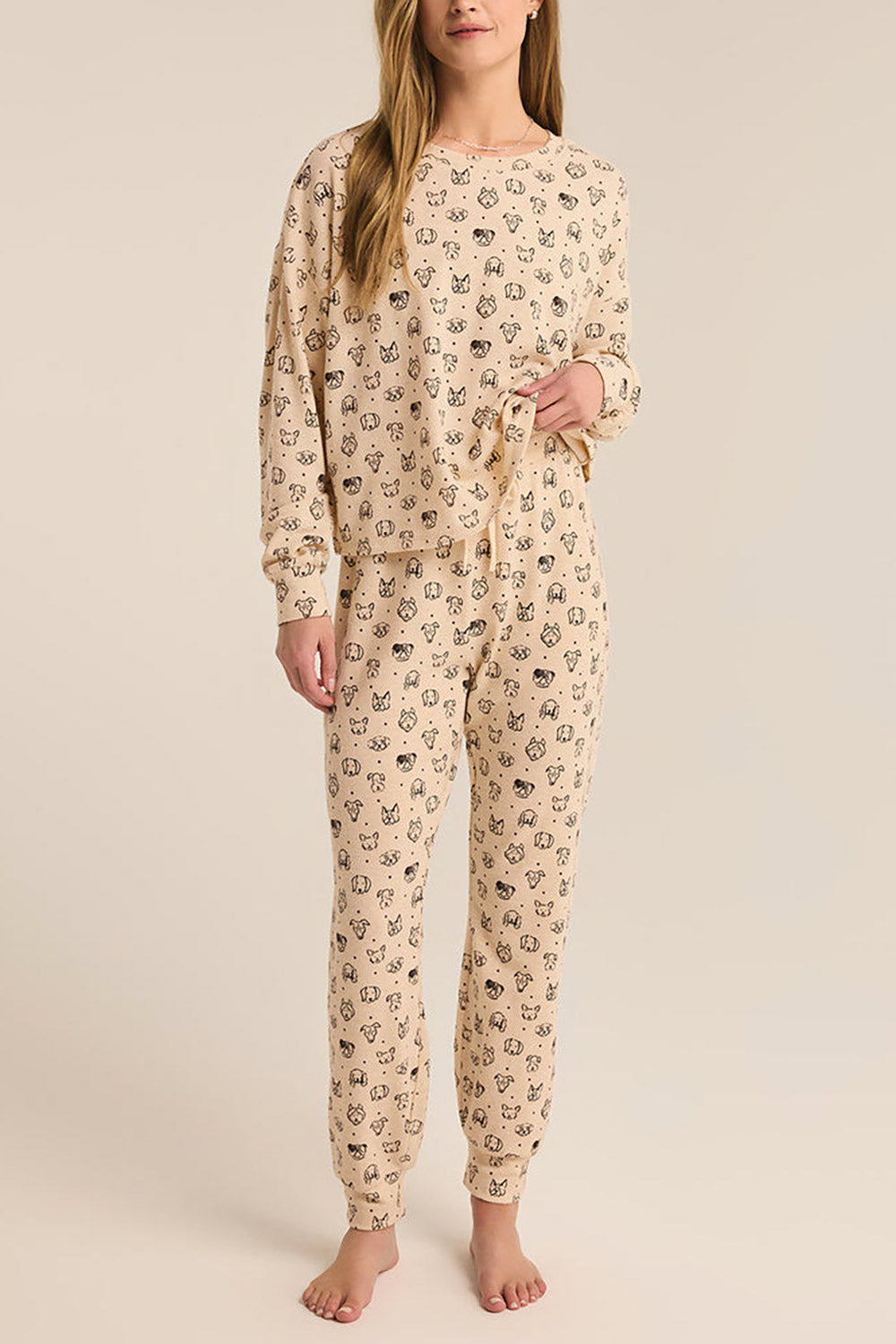 Kemmy Beige Pyjama Top w/ Dog Print | La petite garçonne model