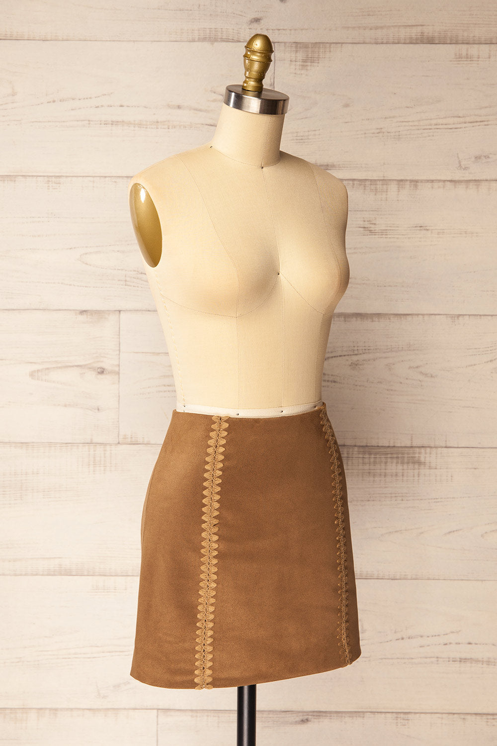 Loxton Short Brown Faux Suede Skirt | La petite garçonne side view