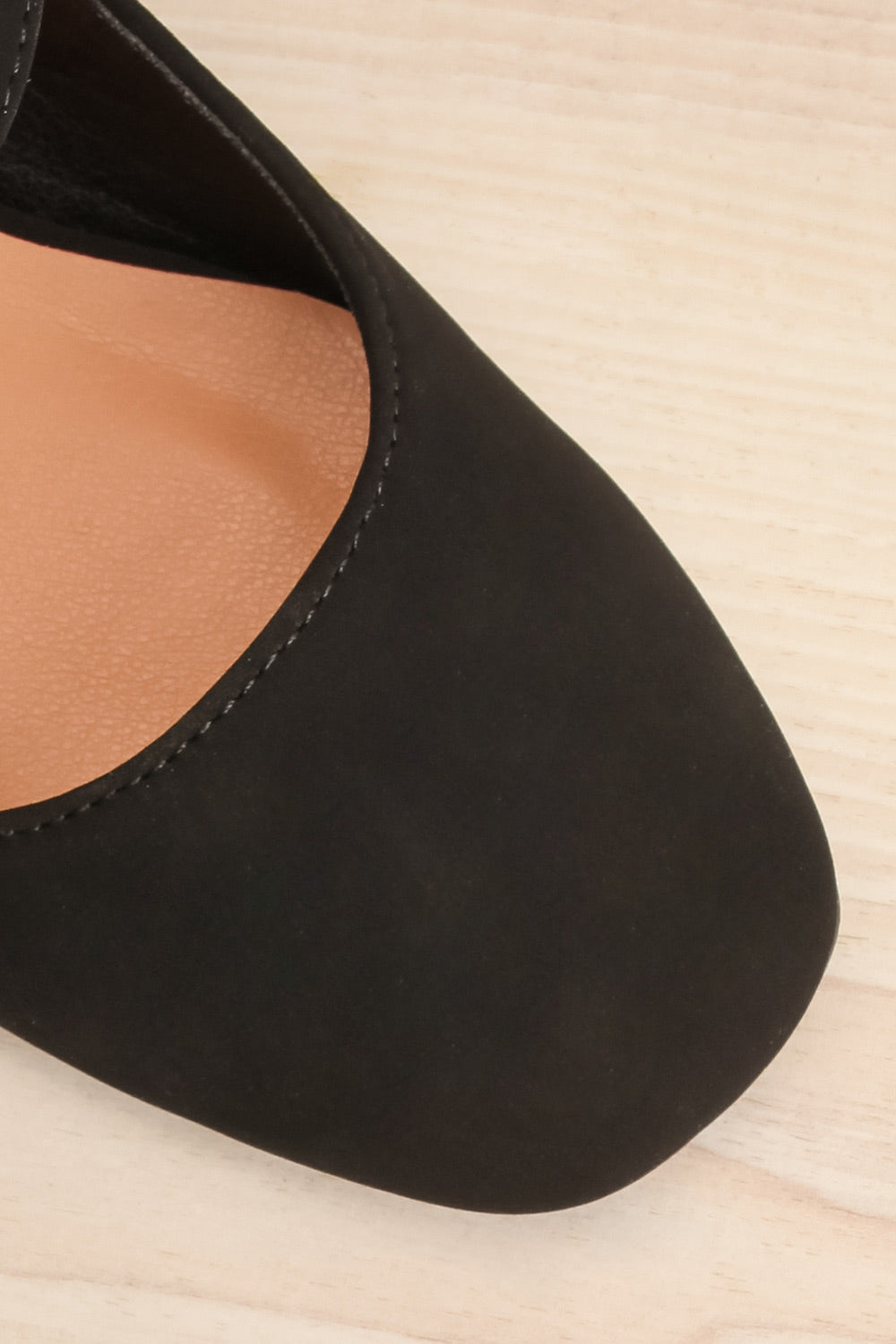 Lulu Black Velvet Flats | La petite garçonne flat close-up