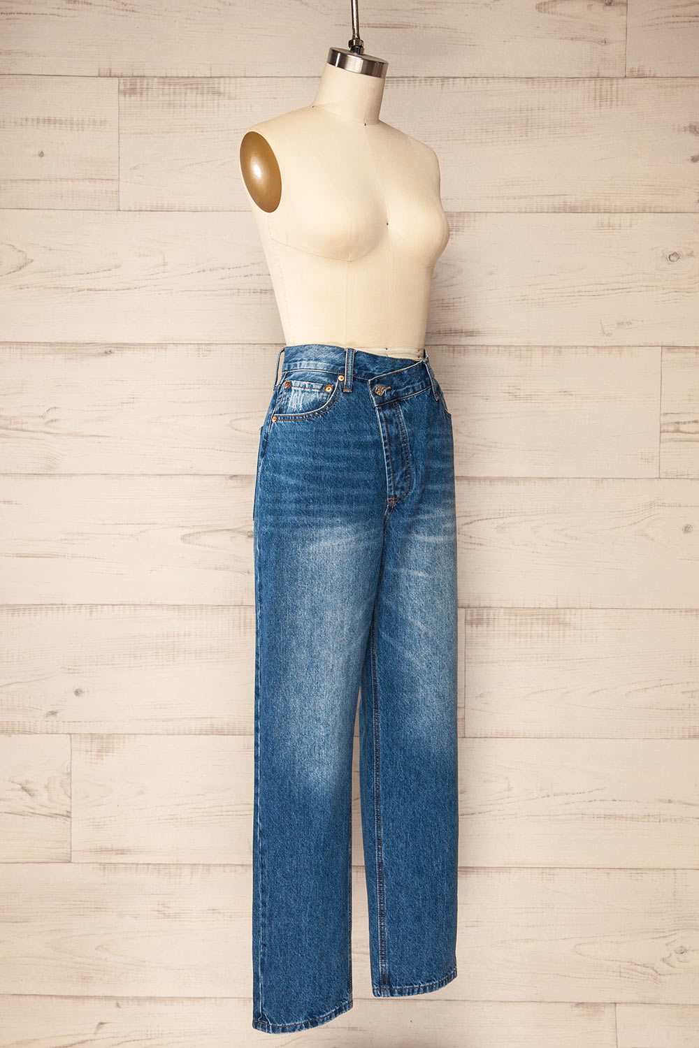 Macau Medium Wash Crossover High-Waisted Jeans | La petite garçonne side view