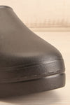 Magnolia Black Lightweight Mules | La petite garçonne front close-up