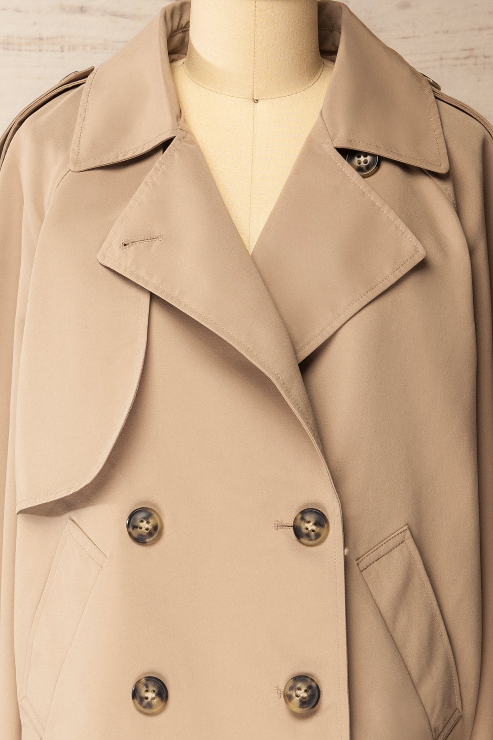 Manduria Short Trench Coat | La petite garçonne front