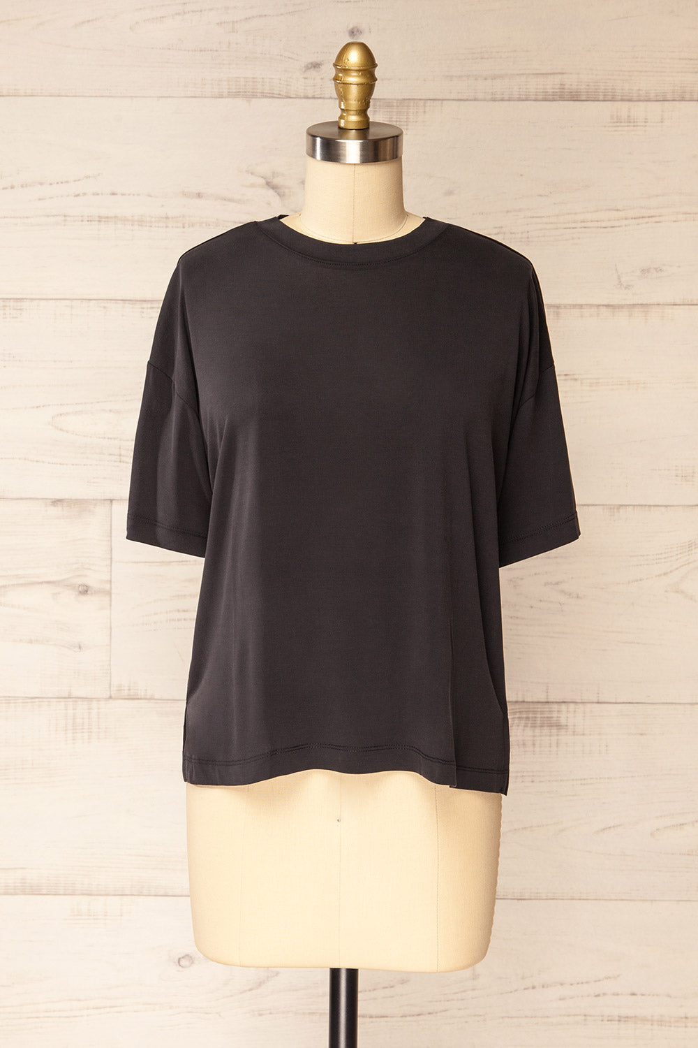 Maribor Black Oversized T-Shirt | La petite garçonne front view