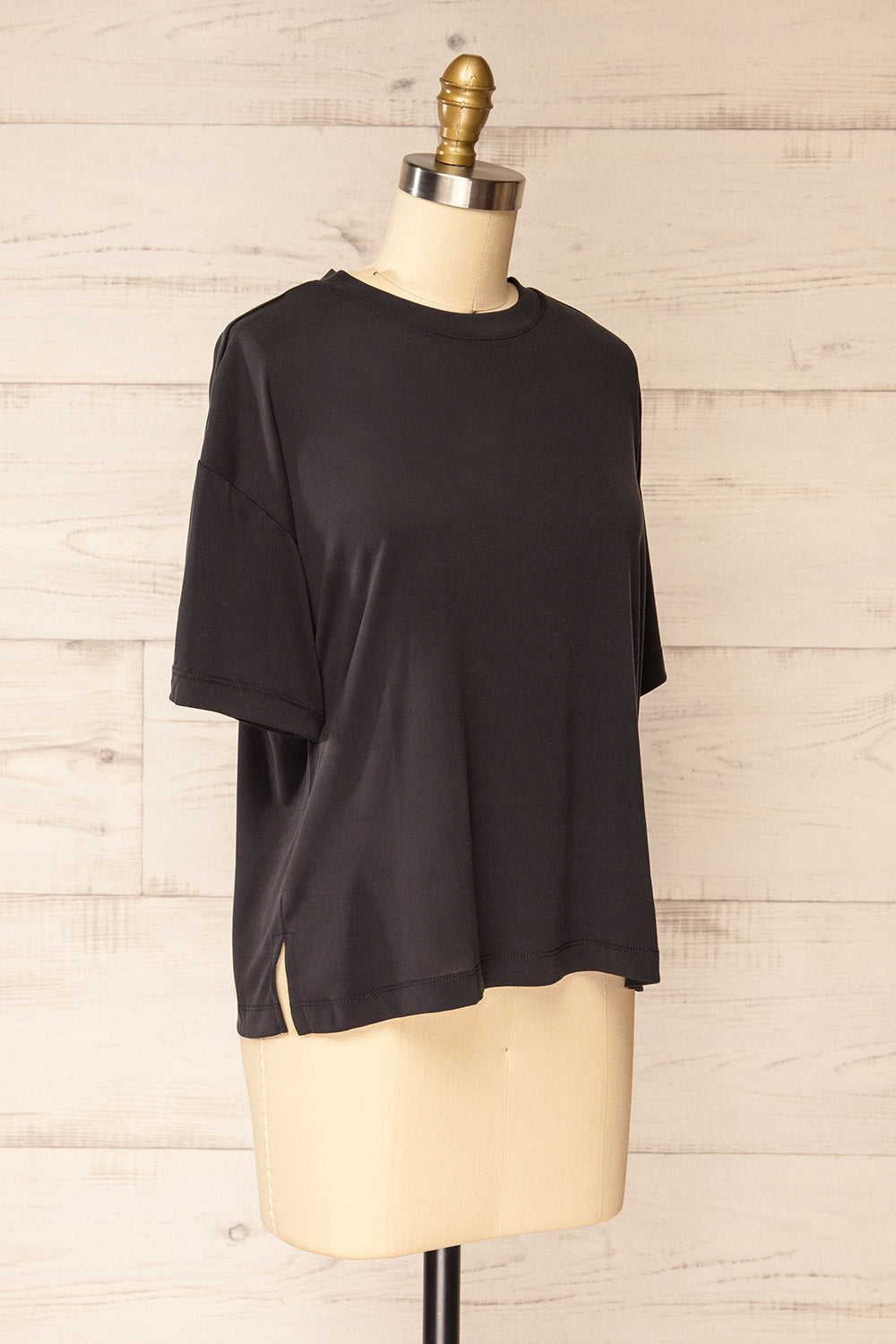 Maribor Black Oversized T-Shirt | La petite garçonne side view