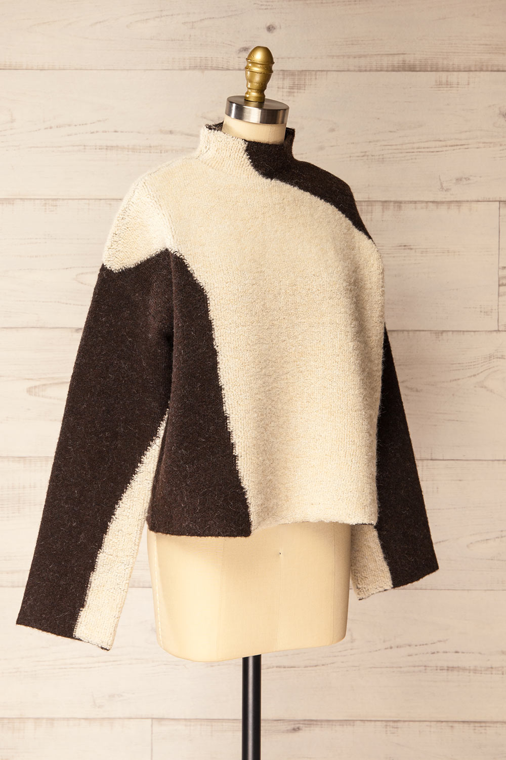 Merta Two-Toned Sherpa Sweater | La petite garçonne side view