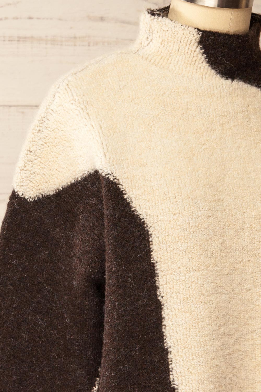 Merta Two-Toned Sherpa Sweater | La petite garçonne side