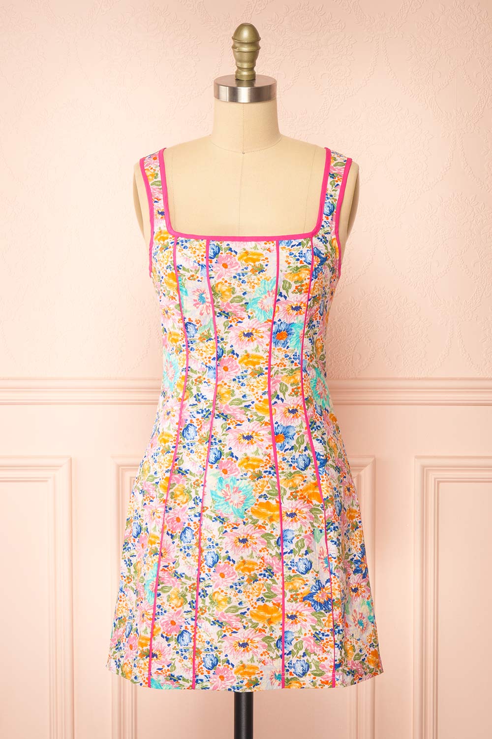 Migina Short Fitted Dress w/ Floral Pattern | Boutique 1861 front view