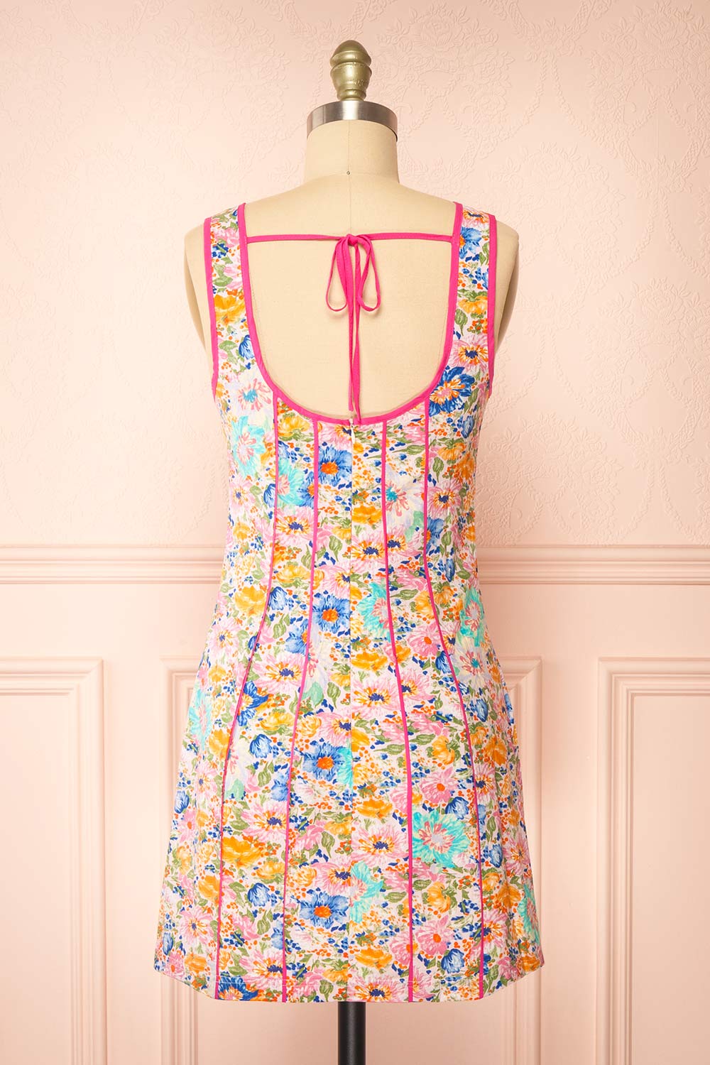 Migina Short Fitted Dress w/ Floral Pattern | Boutique 1861 back view