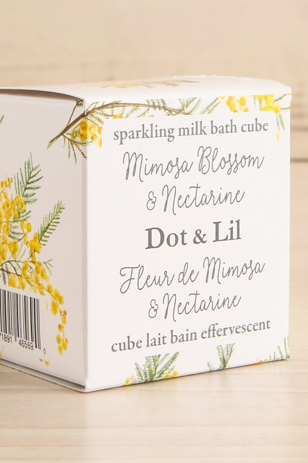 Mimosa Blossom & Nectarine Milk Bath Cube | Maison garçonne box close-up