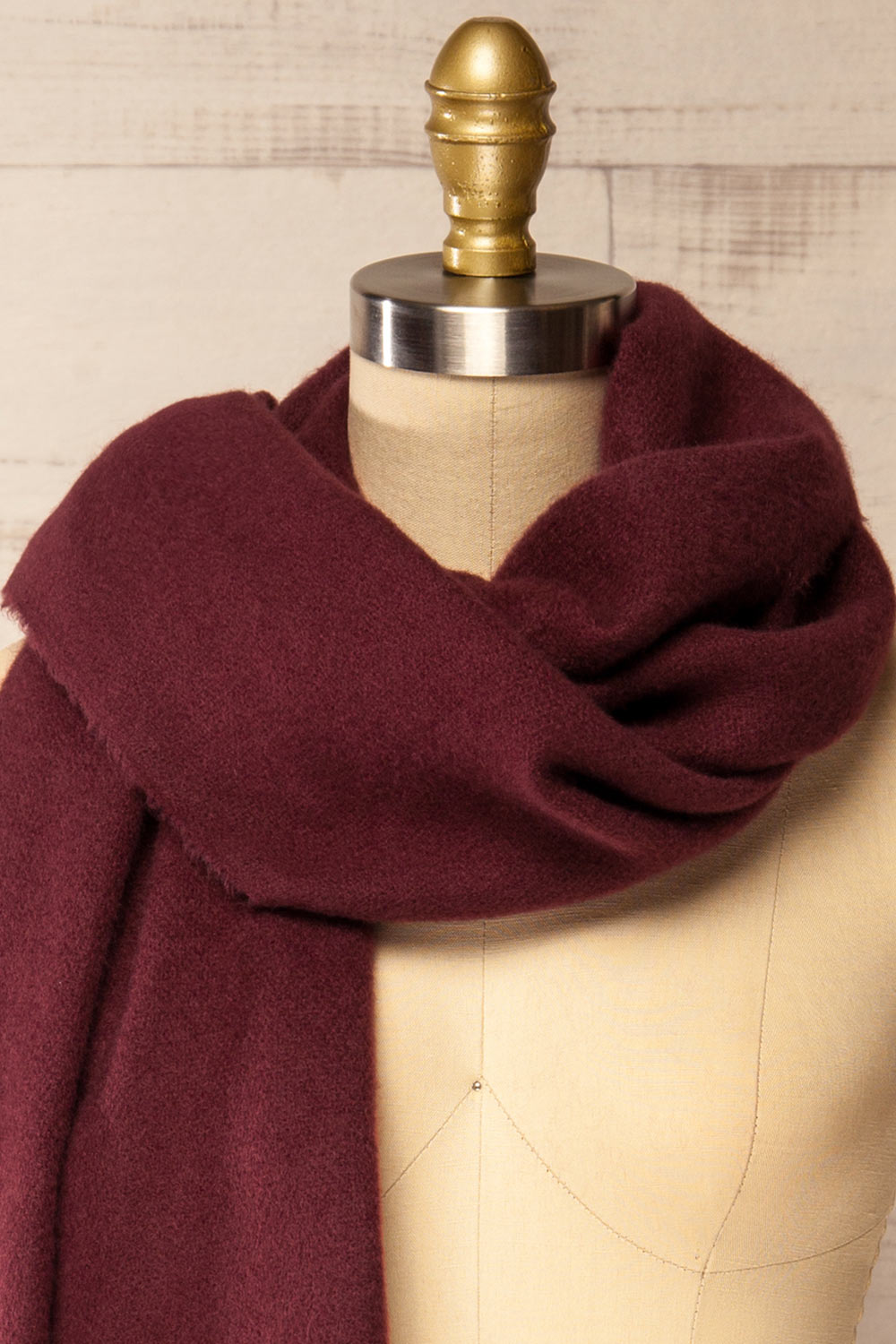 Minet Burgundy Fuzzy Knit Scarf | La petite garçonne side knot