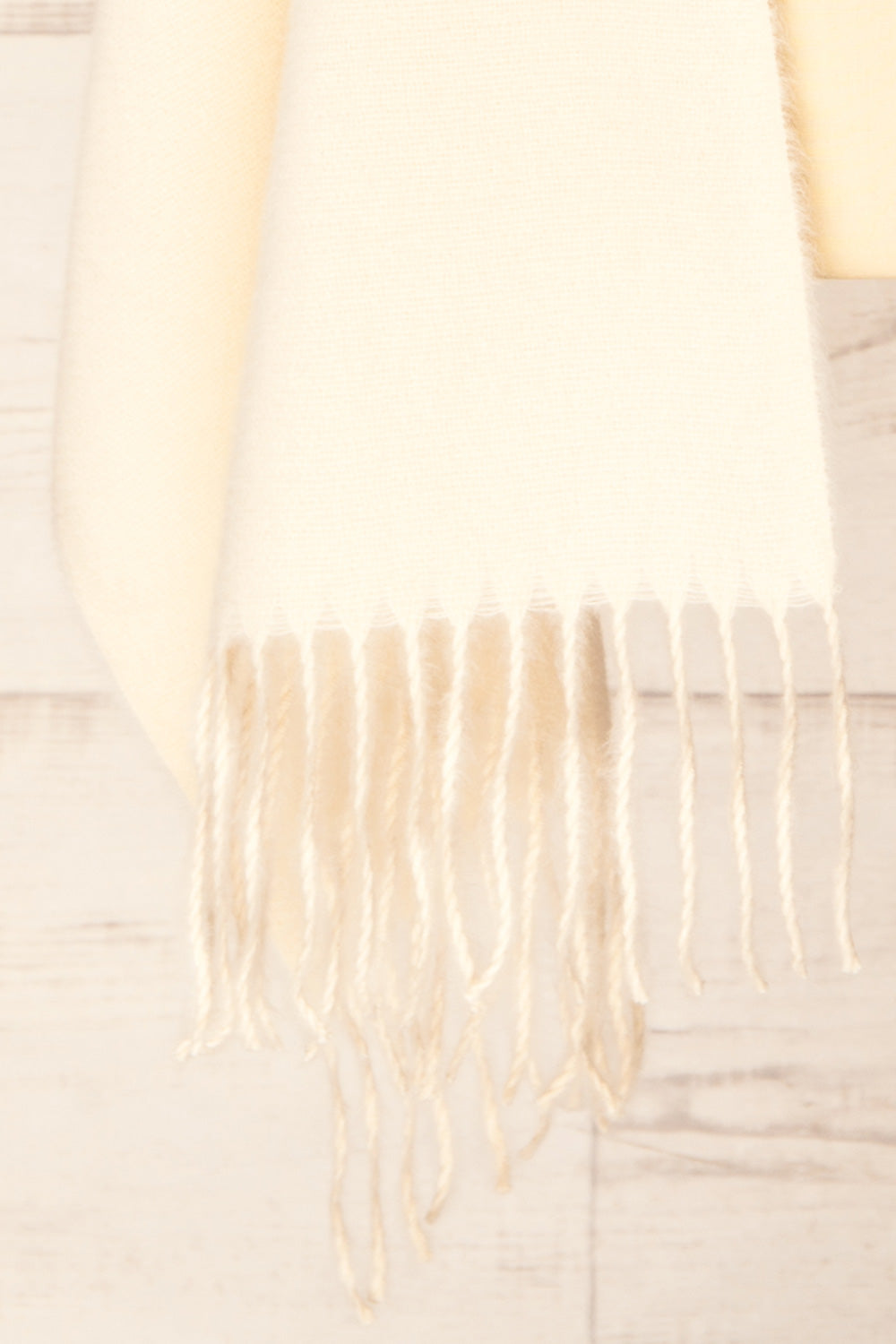 Minet Ivory Fuzzy Knit Scarf | La petite garçonne details 
