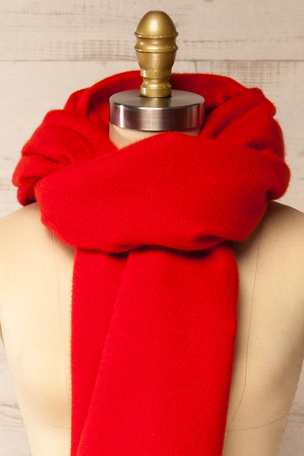 Minet Red Fuzzy Knit Scarf | La petite garçonne middle