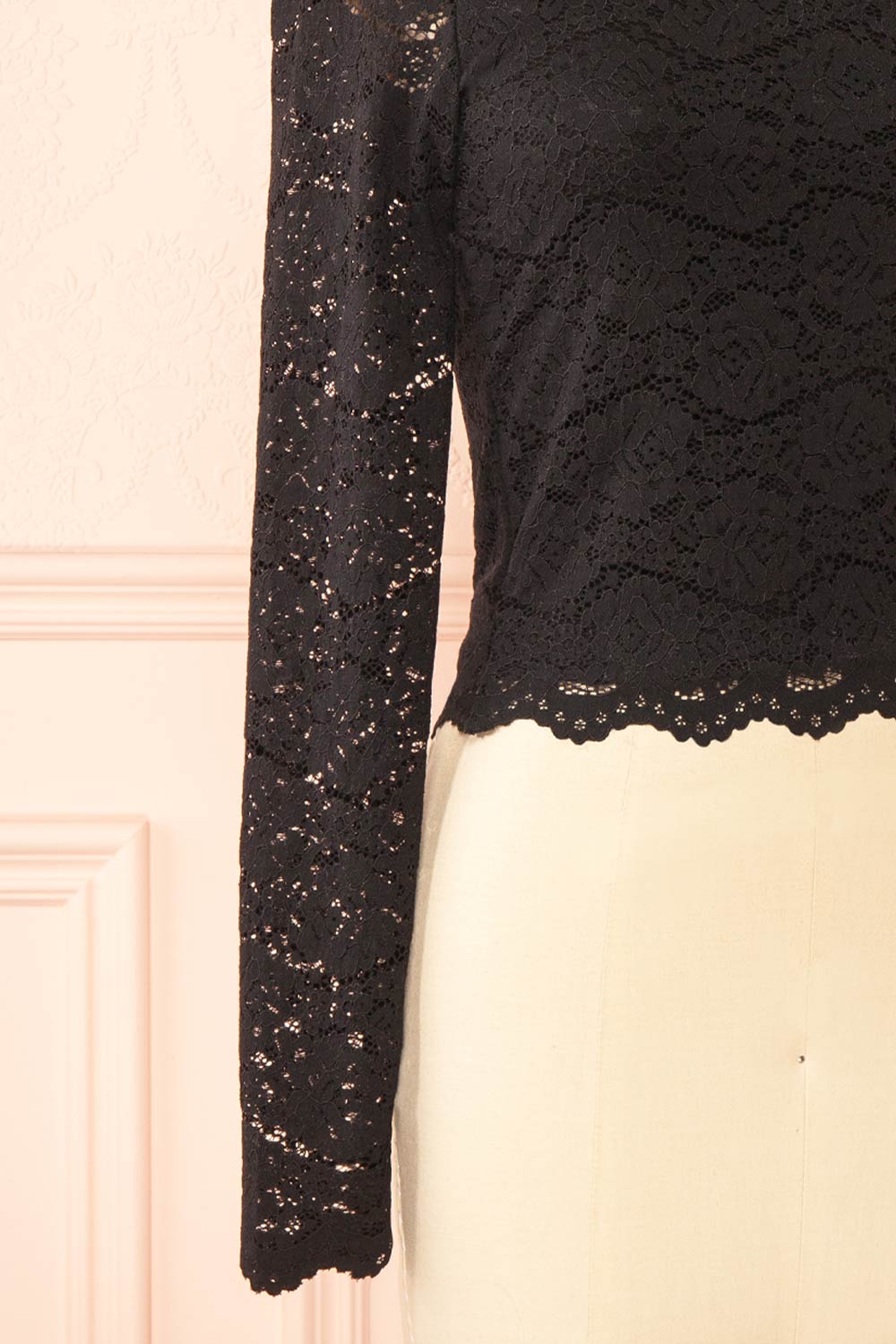 Mizar Black | Lace Crop Top