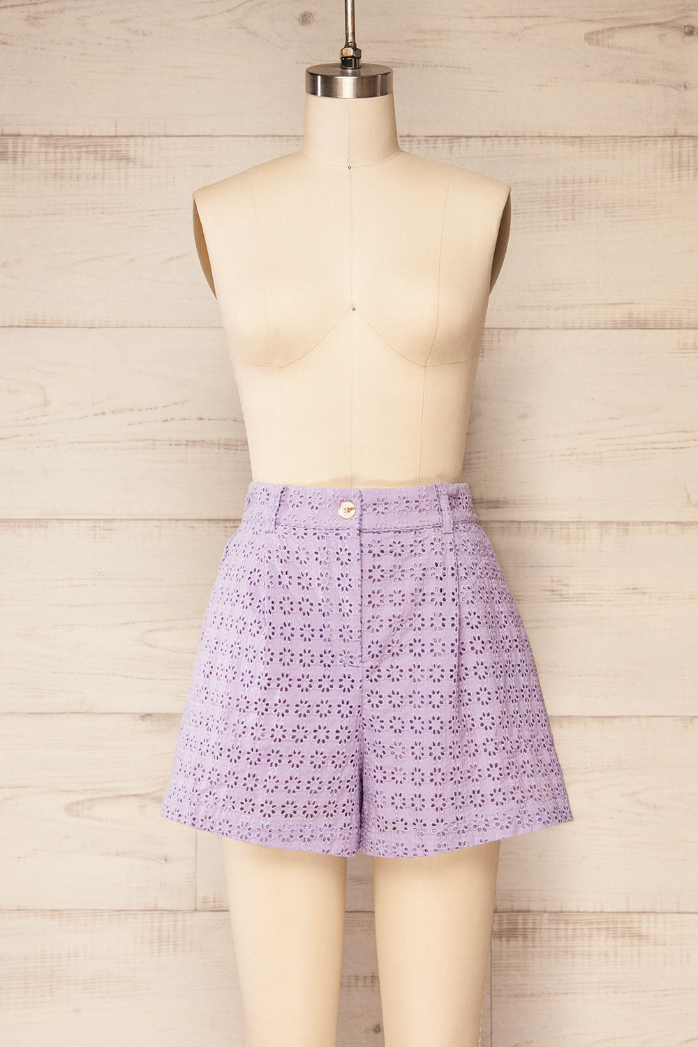Mobberley Lilac High-Waisted Shorts w/ Openwork | La petite garçonne front view