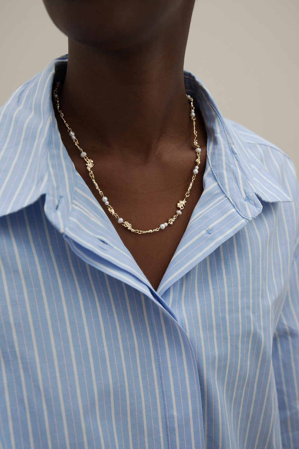 Modica Gold Textured Chain Necklaces w/ Pearls | La petite garçonne model