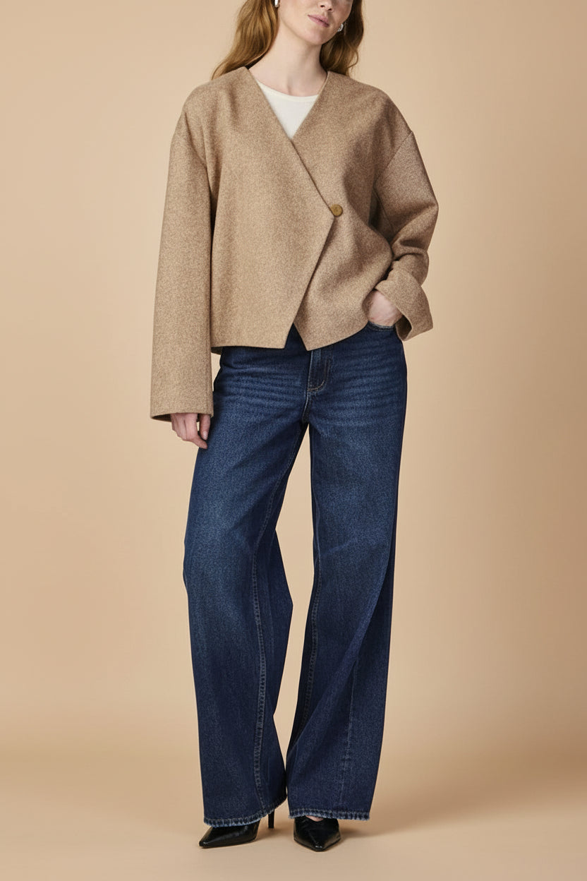 Montano Oversized Jacket w/ Asymmetric Front | La petite garçonne model