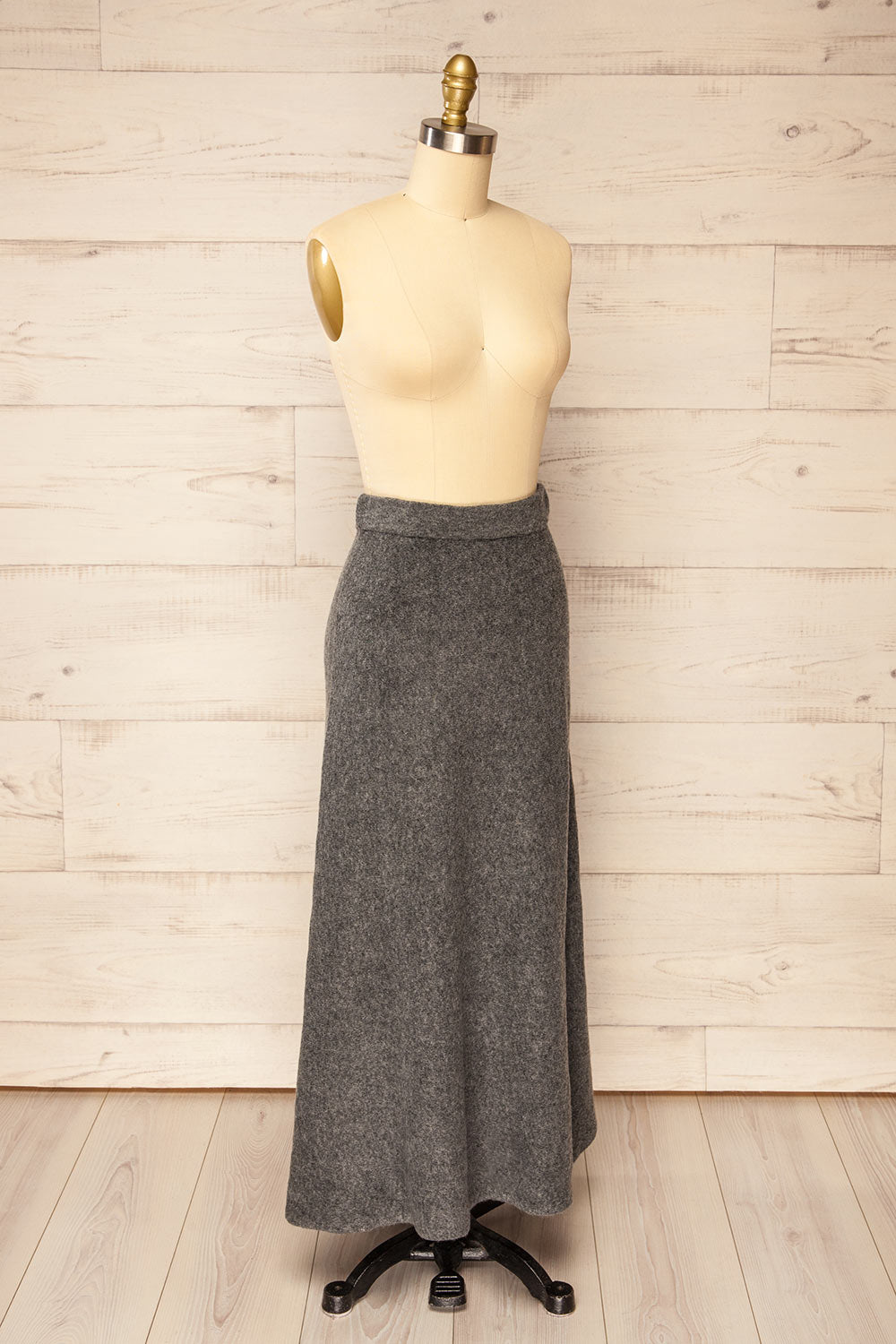 Morokweng Long Soft Knit Skirt | La petite garçonne  side view