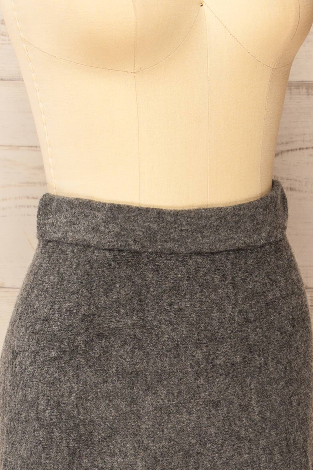 Morokweng Long Soft Knit Skirt | La petite garçonne  side