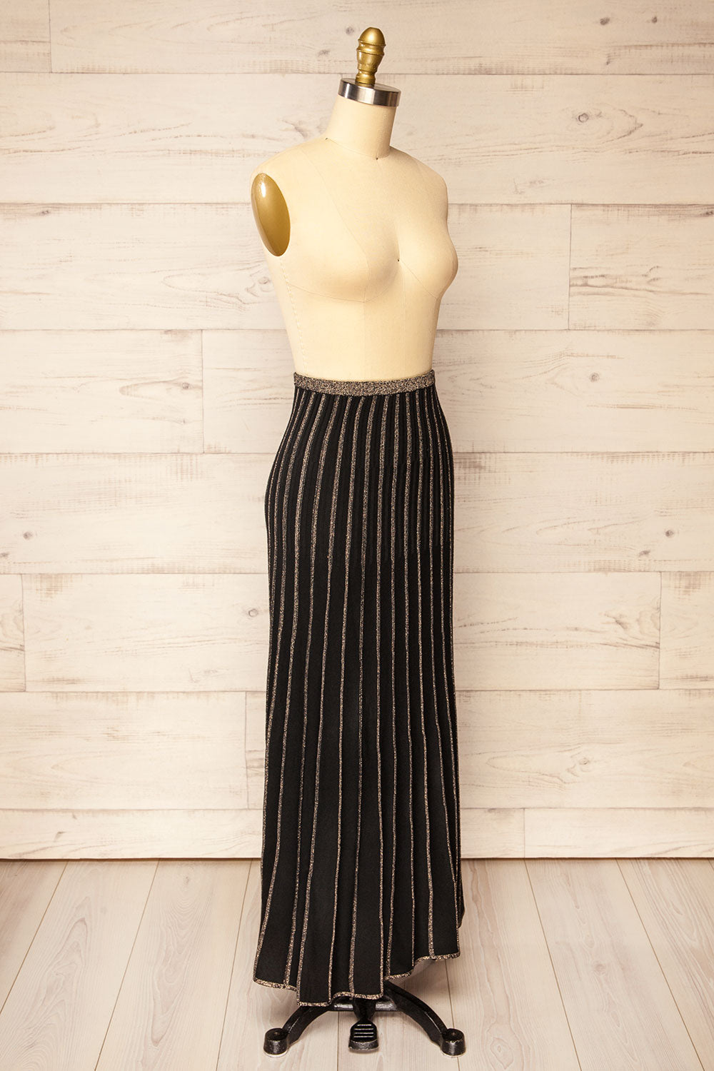 Mozyz Long Black Skirt w/ Golden Threads | La petite garçonne side view