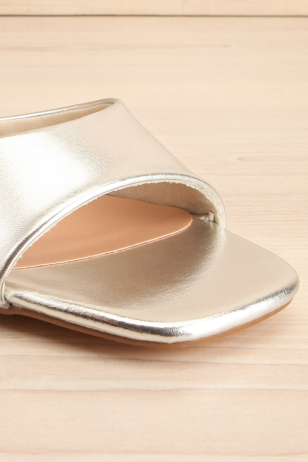 Naifaru Silver High Heel Sandals | La petite garçonne front close-up