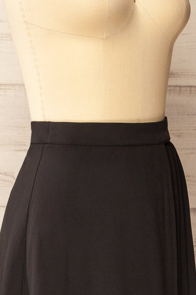 Nelson Pleated Midi Black Skirt | La petite garçonne side