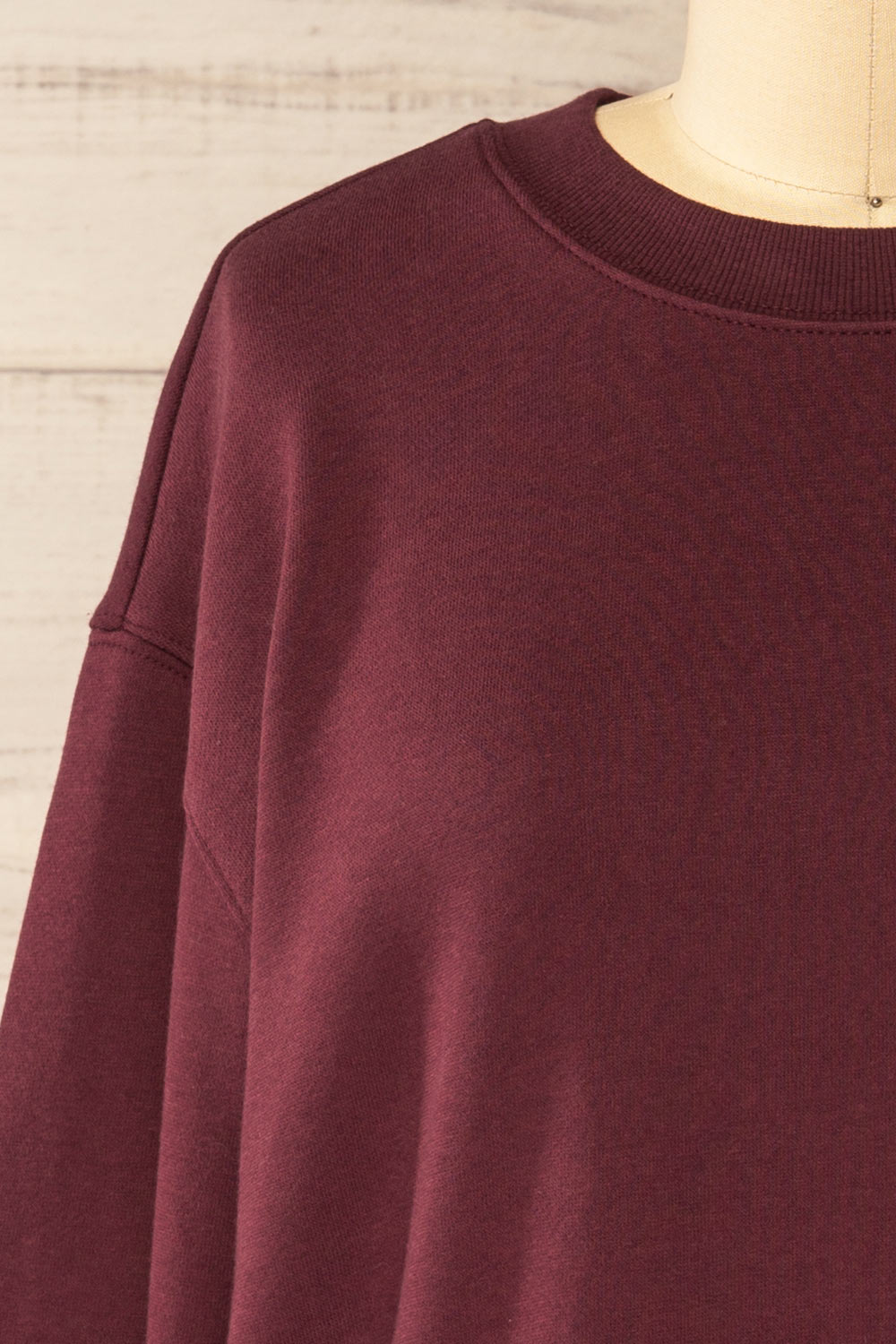 Nesna Oversized Burgundy Sweatshirt | La petite garçonne front 