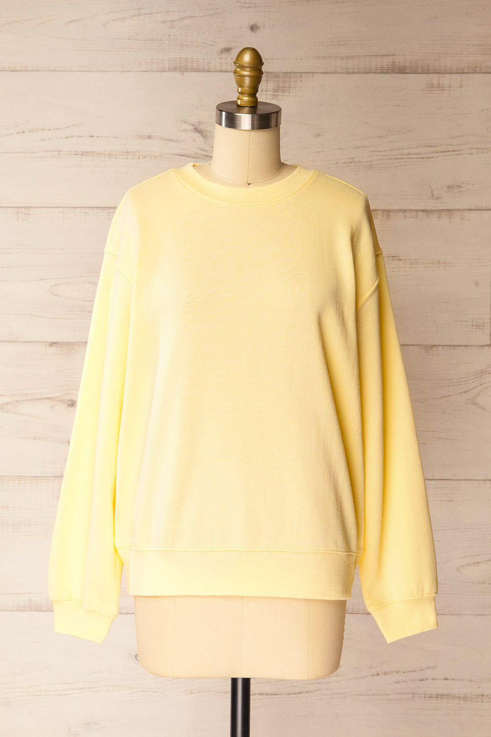 Nesna Yellow Oversized Sweatshirt | La petite garçonne front view