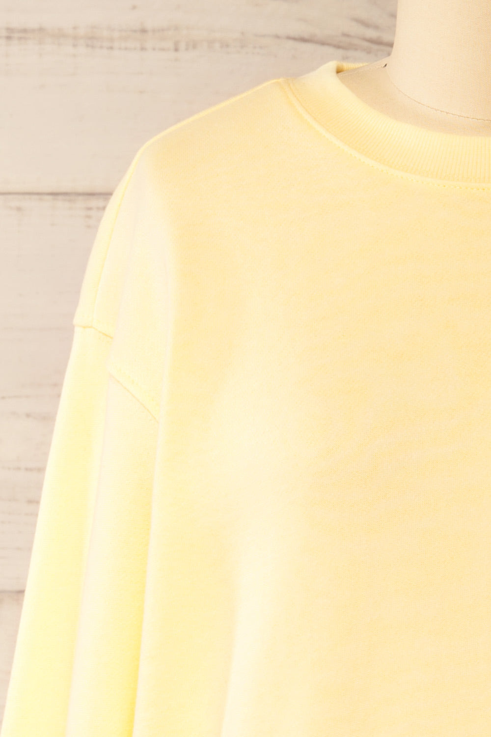 Nesna Yellow Oversized Sweatshirt | La petite garçonne front