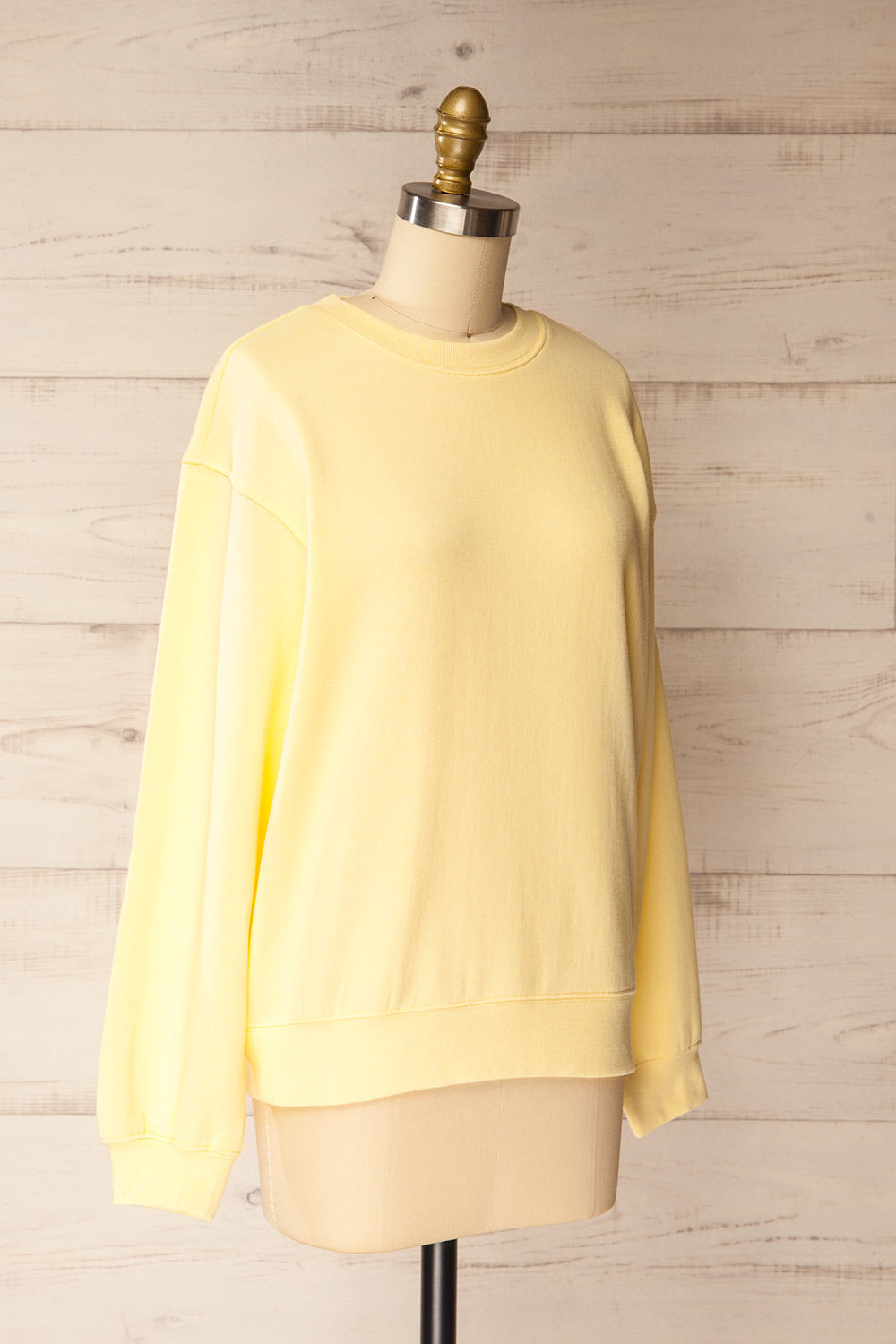 Nesna Yellow Oversized Sweatshirt | La petite garçonne side view