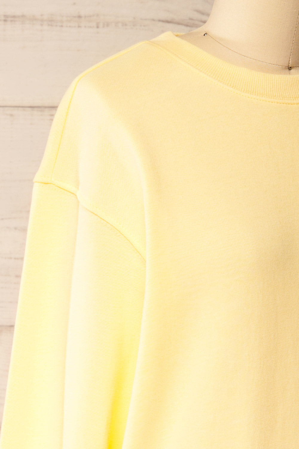 Nesna Yellow Oversized Sweatshirt | La petite garçonne side