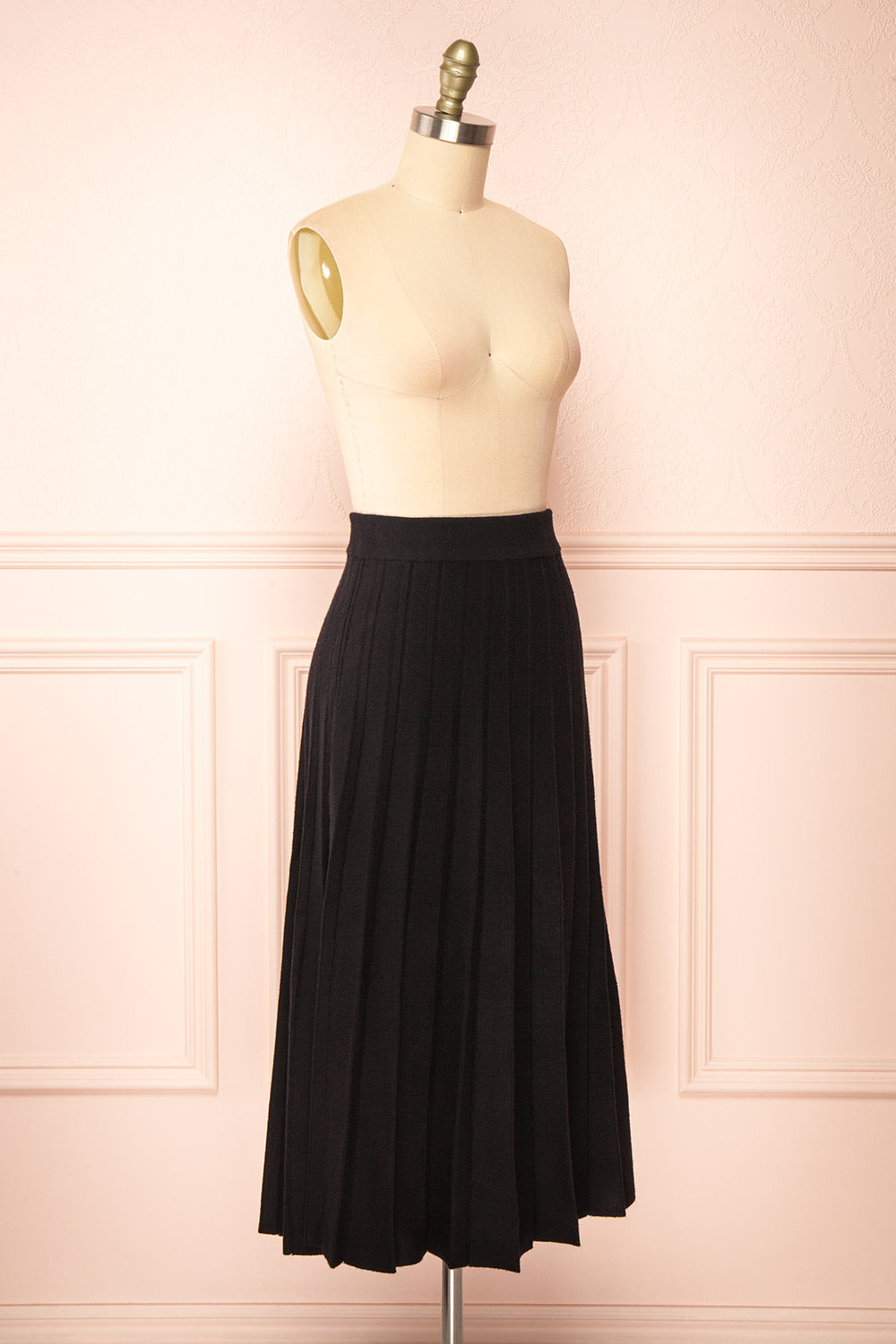 Neve Black Midi Knit Pleated Skirt | Boutique 1861 side view